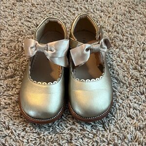 Felix & Flora gold bow Maryjane shoes size toddler 9